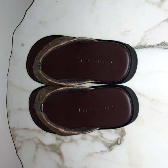 Coach "Signature" Canvas Men's Flip-Flops - Picture 4 of 8